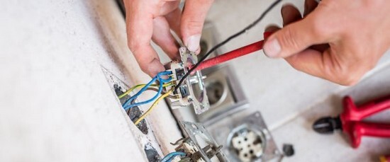 Un électricien est-il dans l’obligation d’établir un devis ?