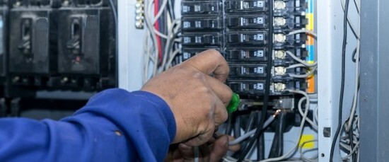 Tarifs électricien : comment choisir un bon professionnel ?